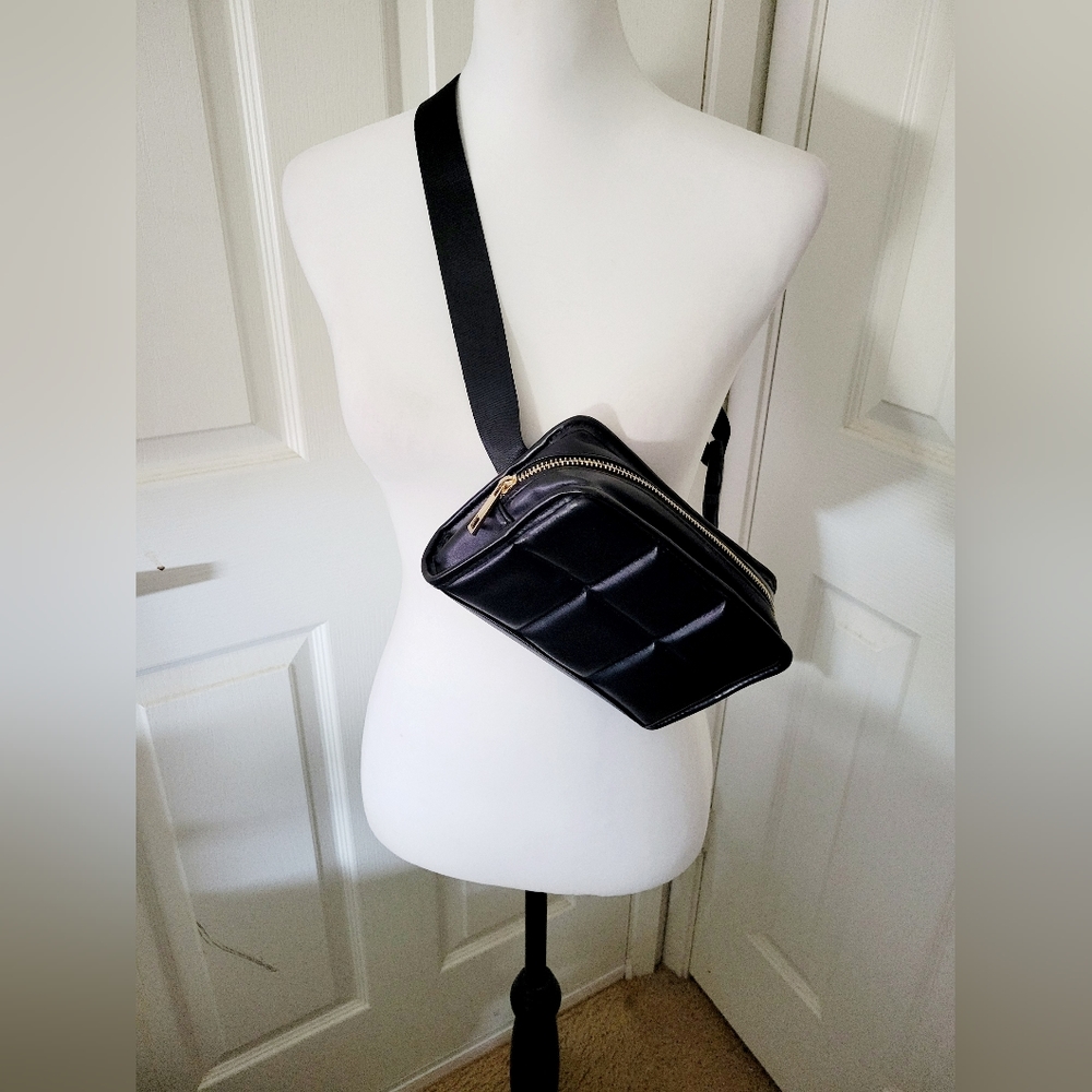 Amanda Uprichard | Black Quilted Faux Leather Belt Bag (OS) - Picture 6 of 12